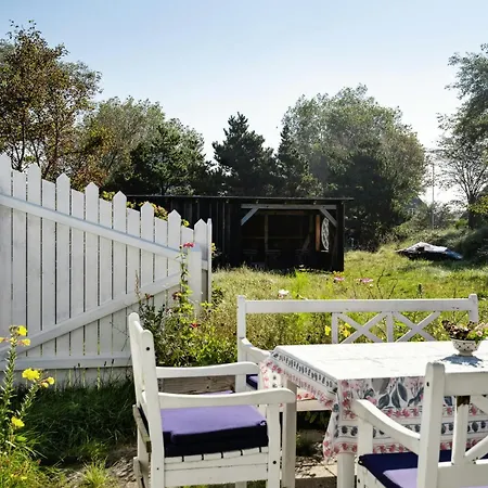 בית נופש Charming Tiny House In Sonderho